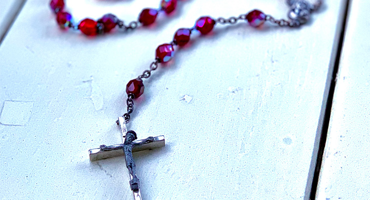 Podcast: Perdita Finn | A Circle of Beads, A Circle of Mothers: A Quest To Find Spiritual Belonging